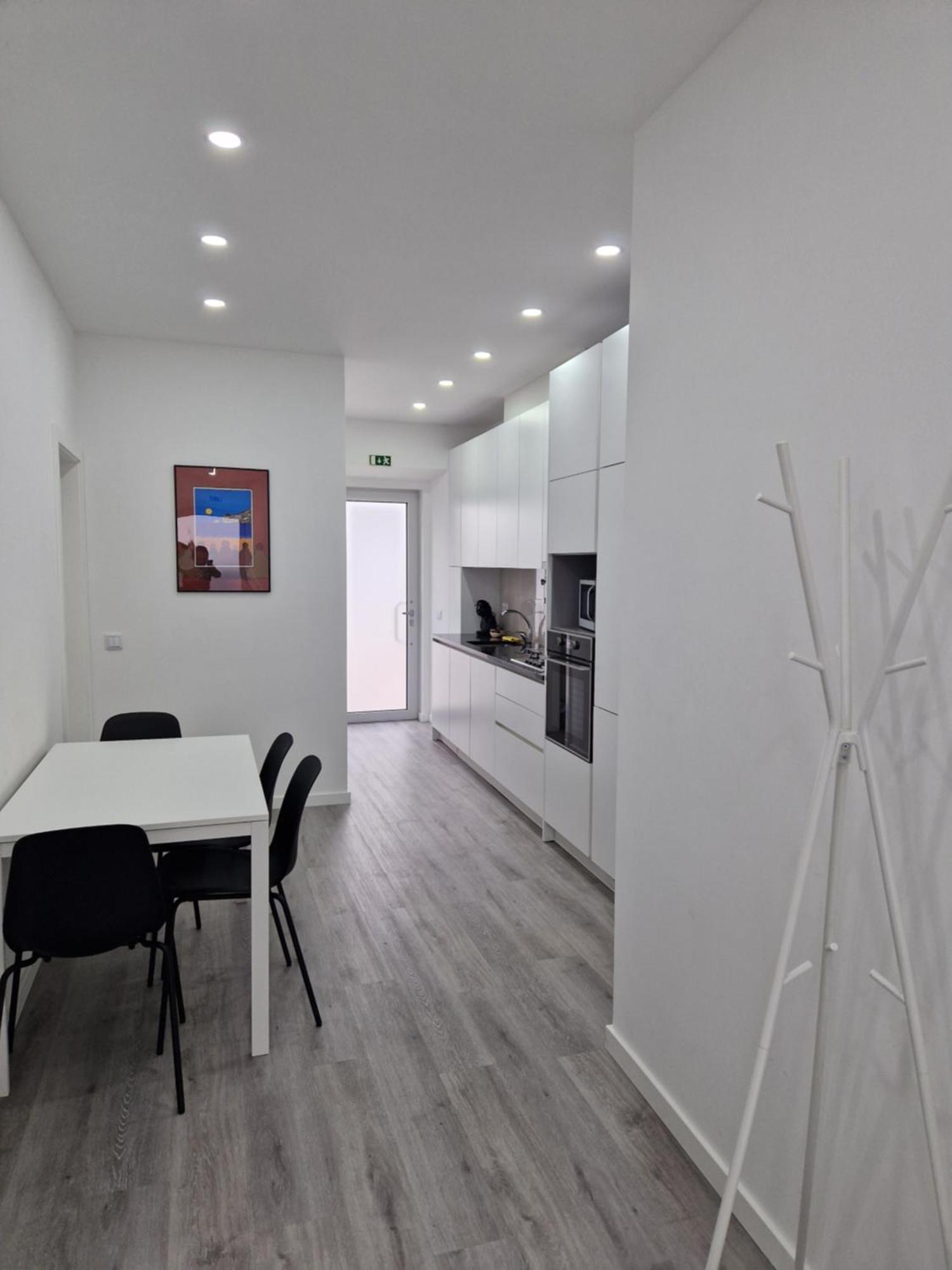 Marilaura'S Beach House Nazare Ngoại thất bức ảnh